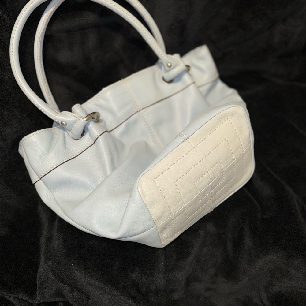 Tignanello light blue Leather Shoulder Bag with Elegant Pleating - Picture 4 of 16